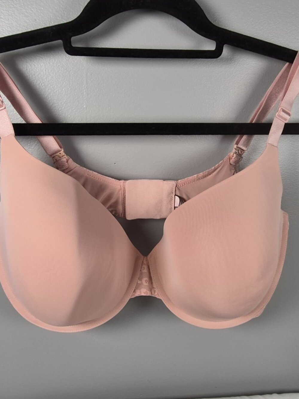 Victorias Secret Bra Size 38DDD Pink T Shirt Lightly Lined Demi Molded Underwire